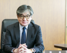 山梨大学長写真